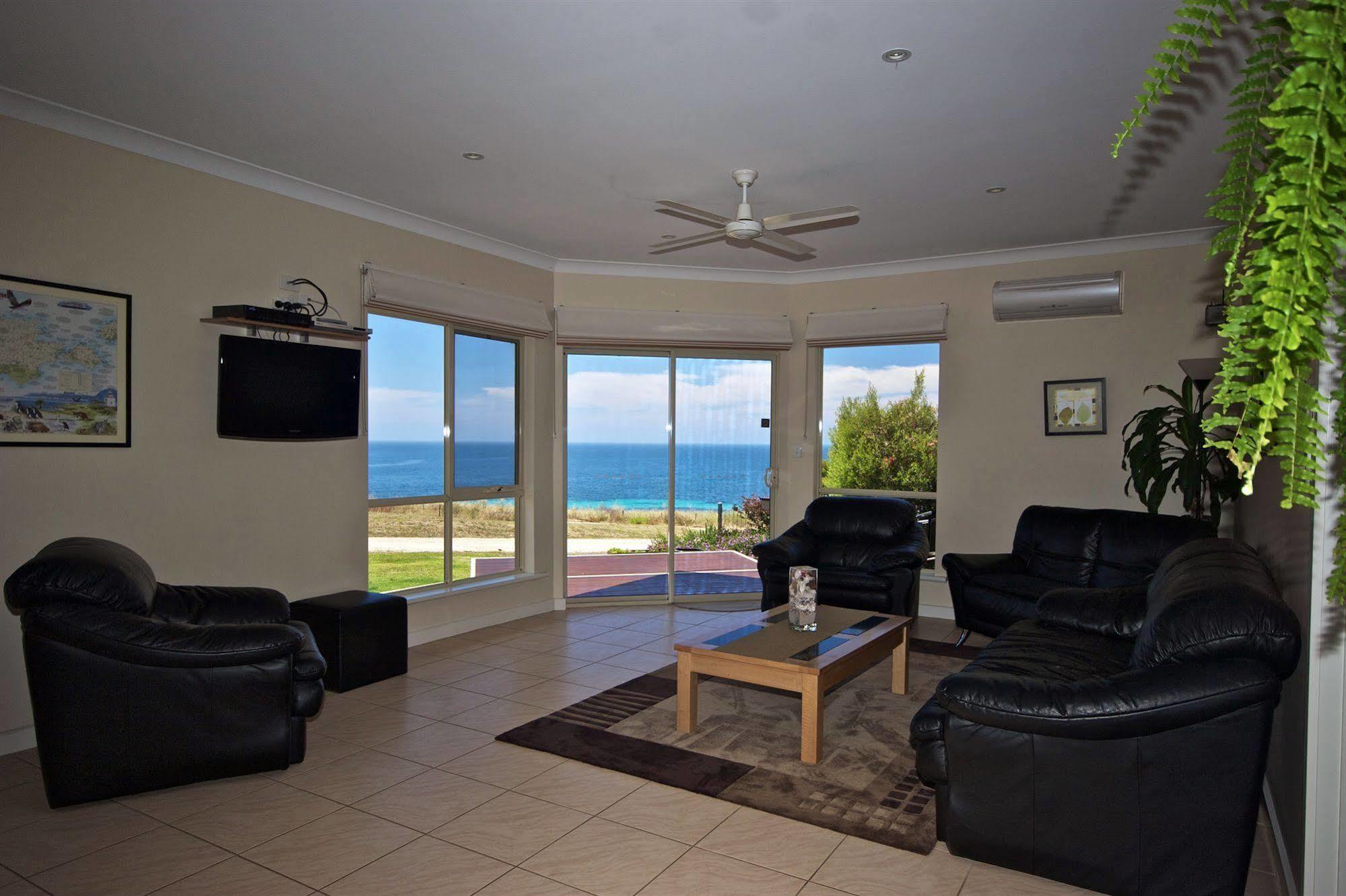 Searenity Holiday Accommodation Emu Bay 외부 사진